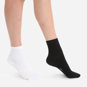 Pack of 2 pairs of white and black cotton sock liners