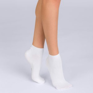 Pack of 2 pairs of white Skin sock liners for women